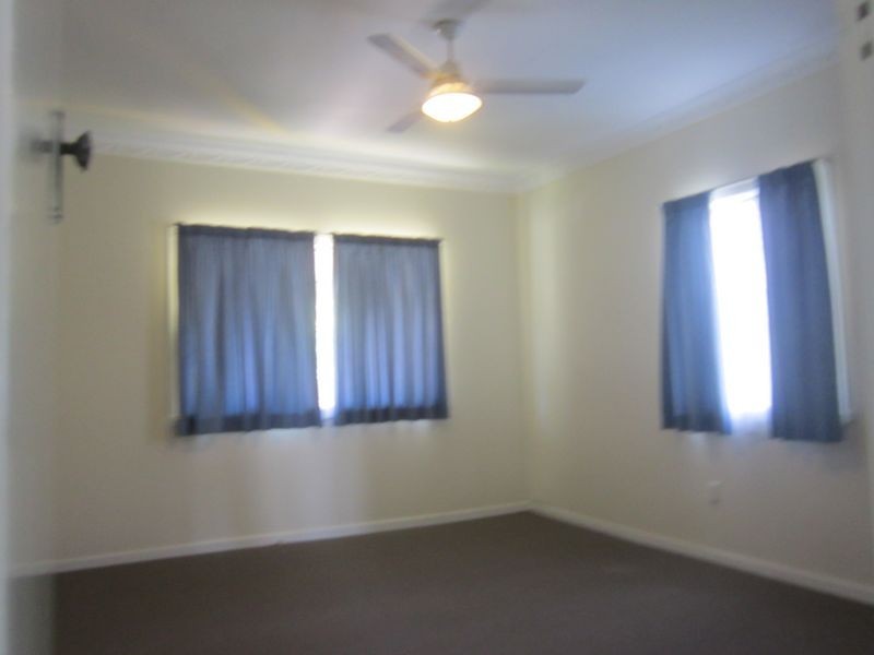 16 Nicholson Street, Greenslopes QLD 4120