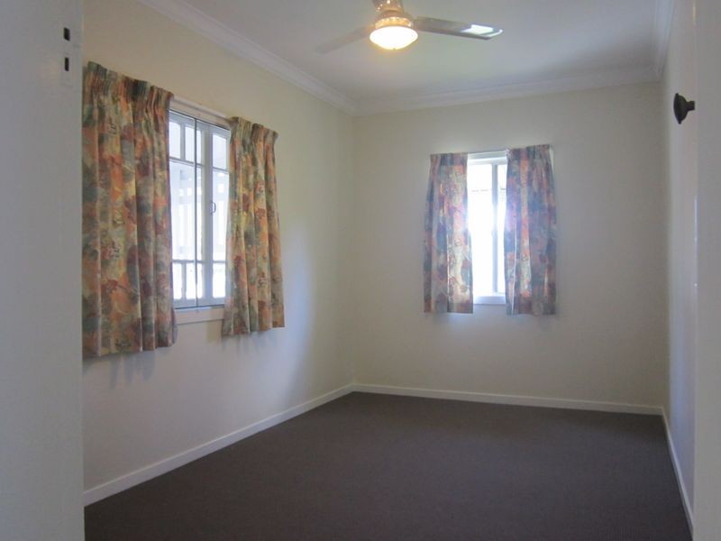 16 Nicholson Street, Greenslopes QLD 4120