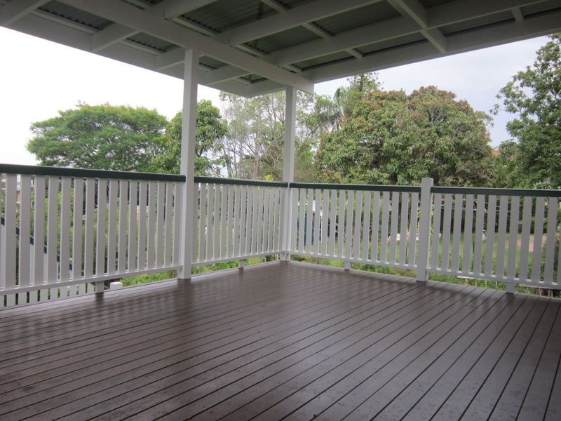 16 Nicholson Street, Greenslopes QLD 4120
