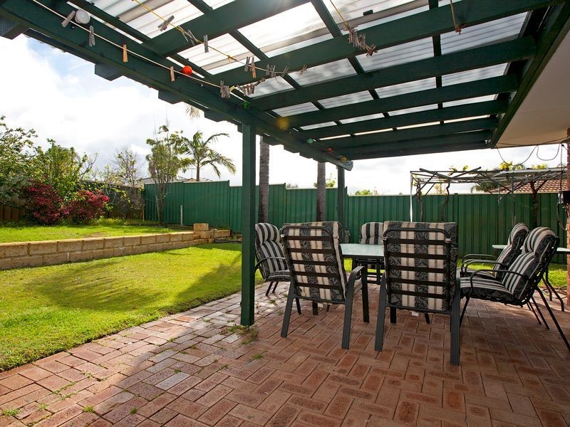2 Cradle Close, Alexander Heights WA 6064