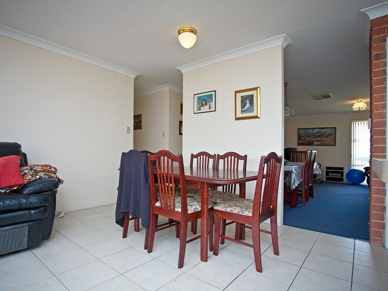 2 Cradle Close, Alexander Heights WA 6064