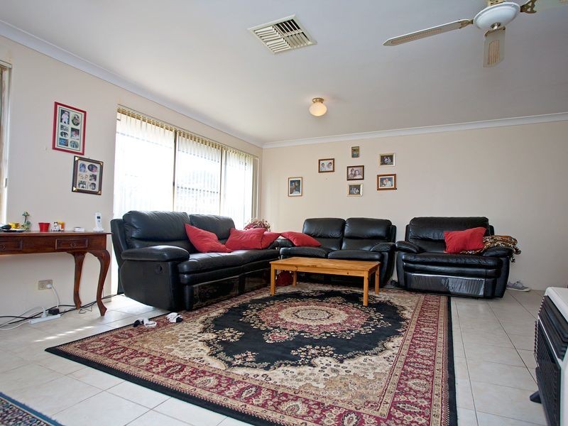 2 Cradle Close, Alexander Heights WA 6064