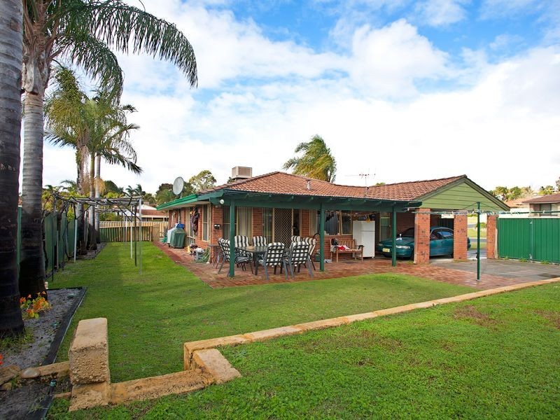 2 Cradle Close, Alexander Heights WA 6064