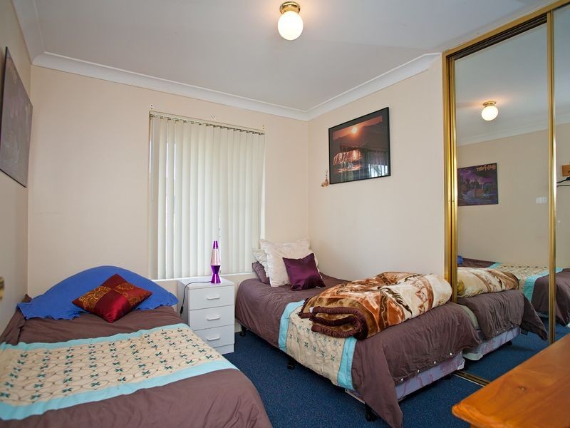 2 Cradle Close, Alexander Heights WA 6064