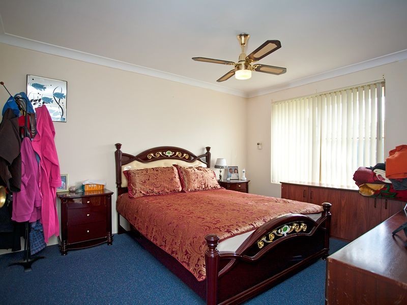 2 Cradle Close, Alexander Heights WA 6064