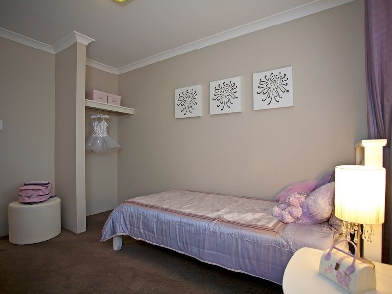 7 Ewens Pass, Ellenbrook WA 6069