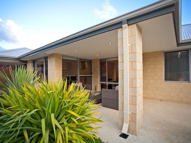 7 Ewens Pass, Ellenbrook WA 6069