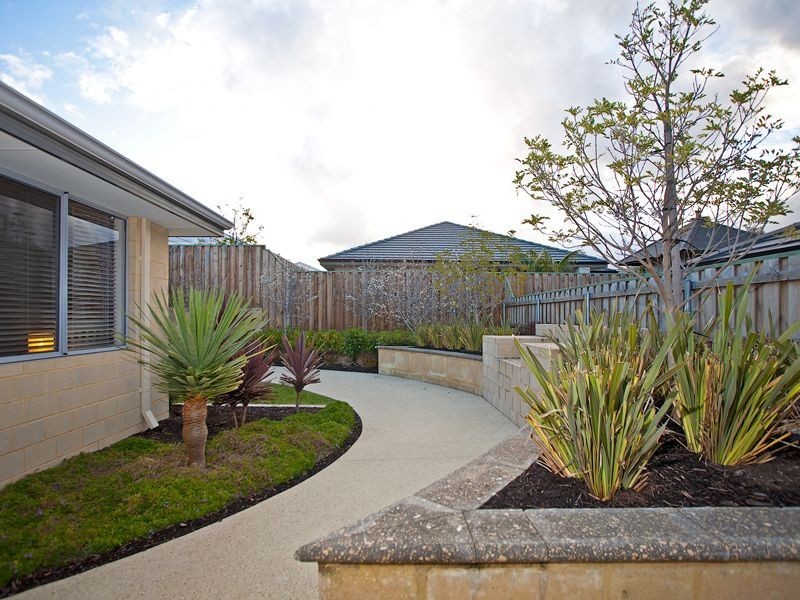 7 Ewens Pass, Ellenbrook WA 6069