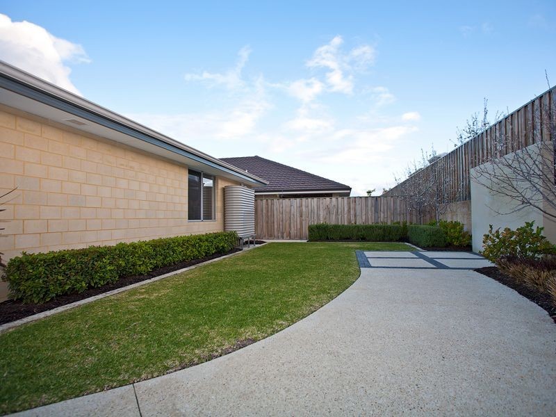7 Ewens Pass, Ellenbrook WA 6069