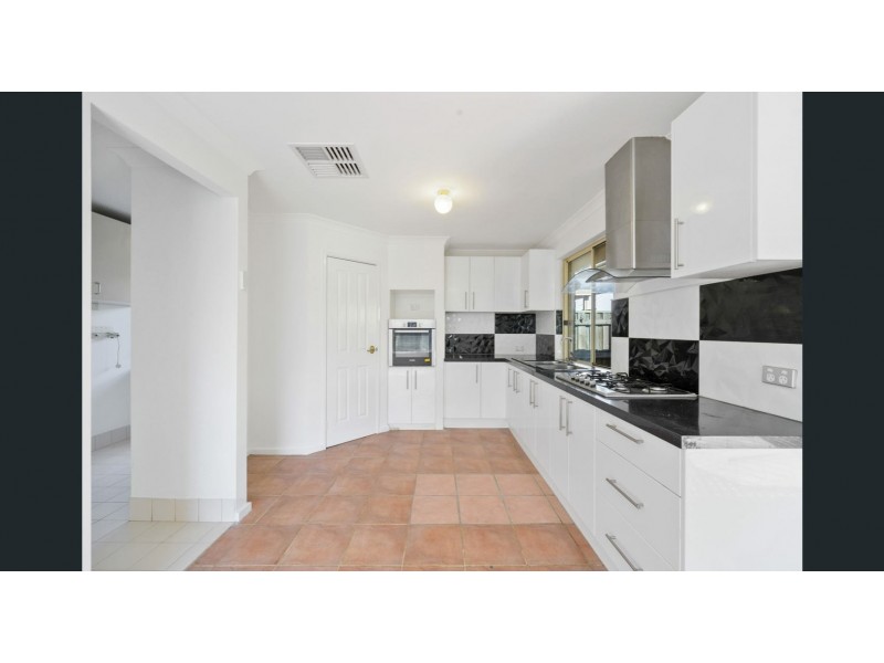 11 Korbosky Road, Lockridge WA 6054