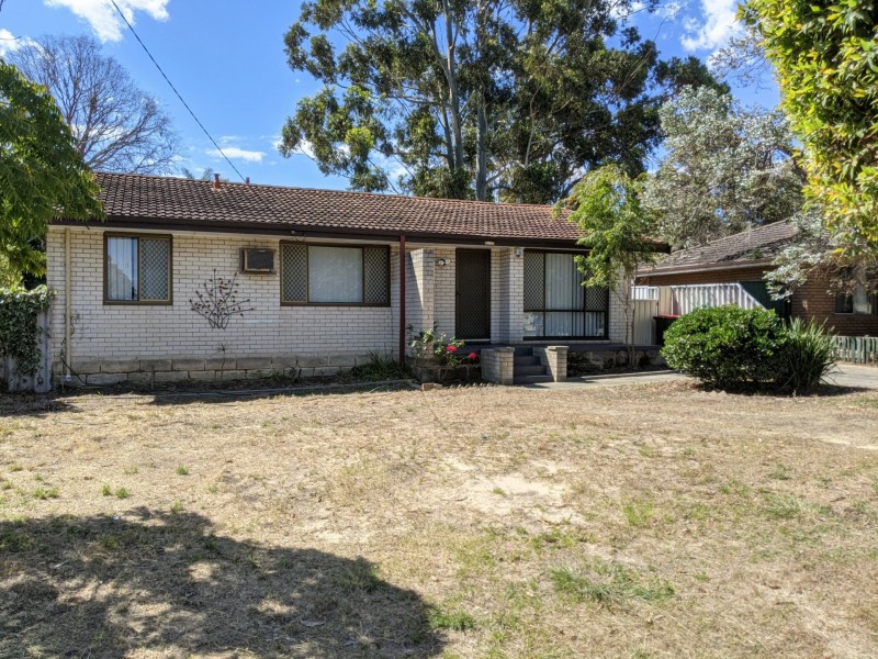 29 Montrose Ave, Girrawheen WA 6064