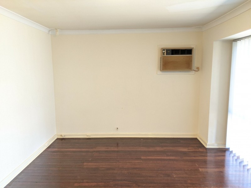 29 Montrose Ave, Girrawheen WA 6064