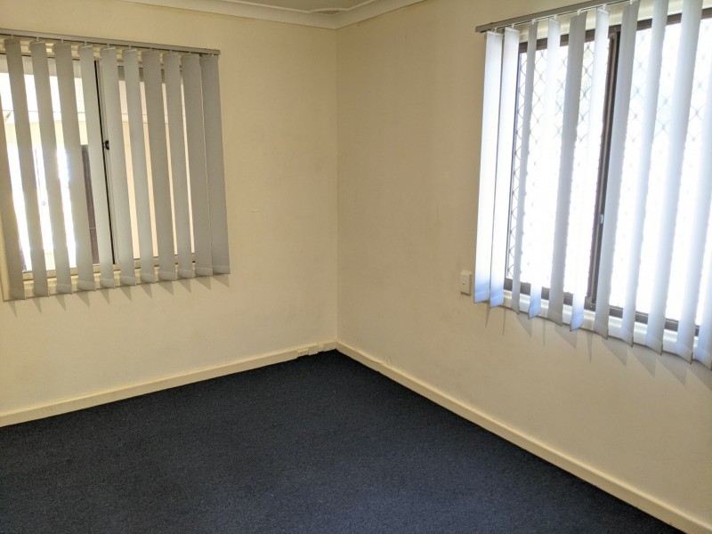 29 Montrose Ave, Girrawheen WA 6064