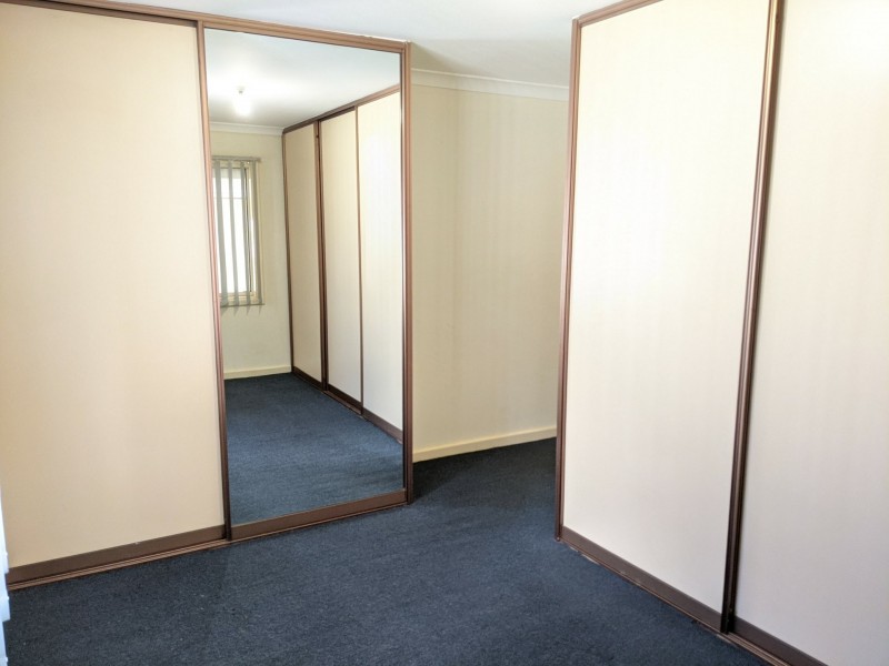 29 Montrose Ave, Girrawheen WA 6064