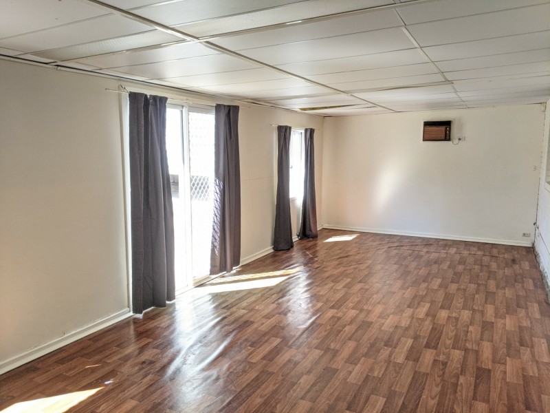 29 Montrose Ave, Girrawheen WA 6064