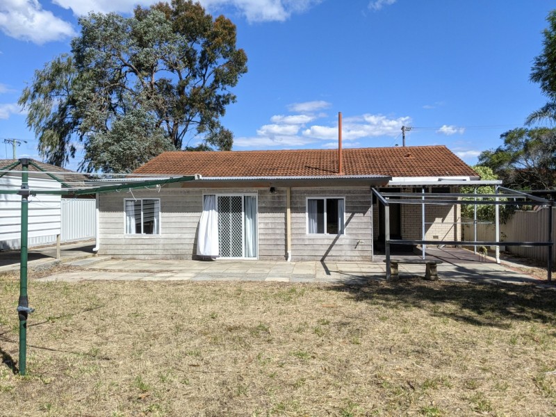 29 Montrose Ave, Girrawheen WA 6064