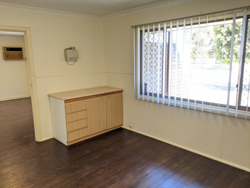 29 Montrose Ave, Girrawheen WA 6064