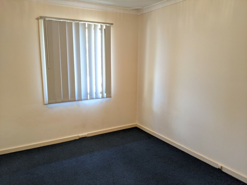 29 Montrose Ave, Girrawheen WA 6064