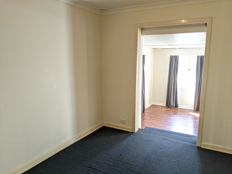 29 Montrose Ave, Girrawheen WA 6064