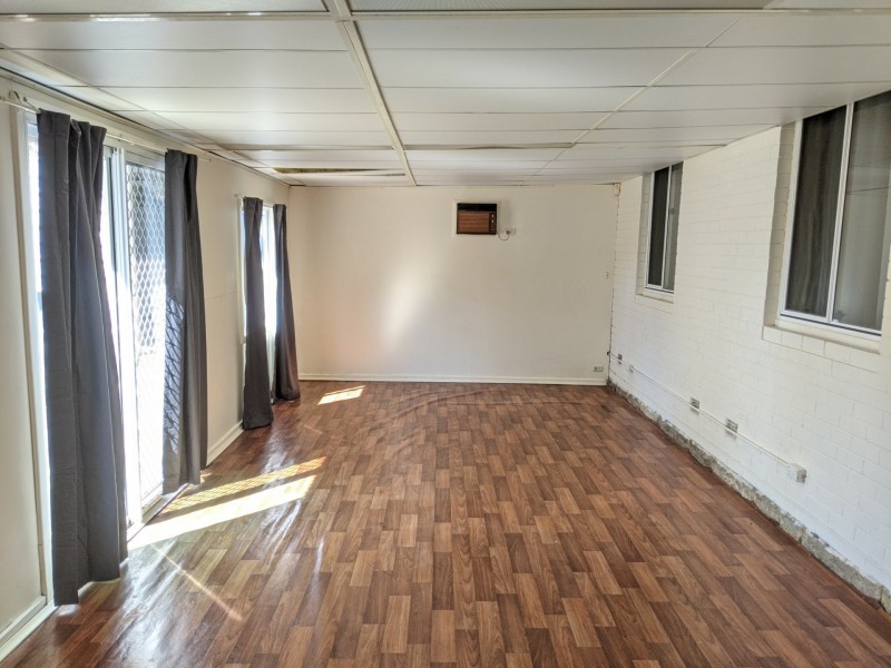 29 Montrose Ave, Girrawheen WA 6064