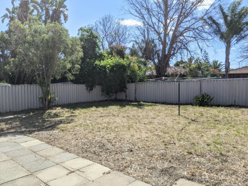 29 Montrose Ave, Girrawheen WA 6064