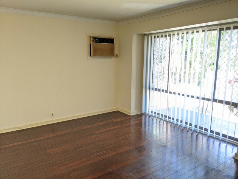 29 Montrose Ave, Girrawheen WA 6064