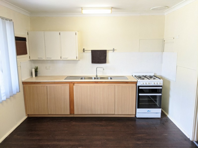 29 Montrose Ave, Girrawheen WA 6064