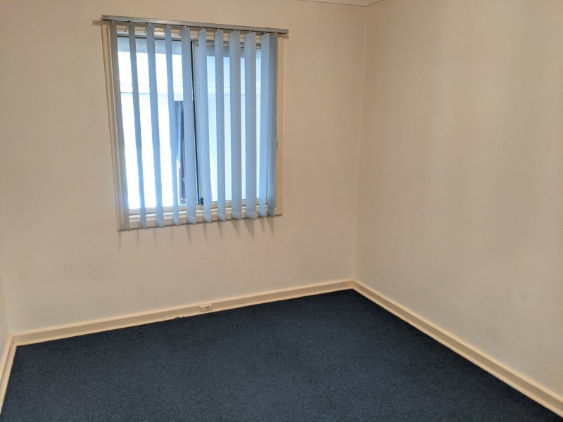 29 Montrose Ave, Girrawheen WA 6064