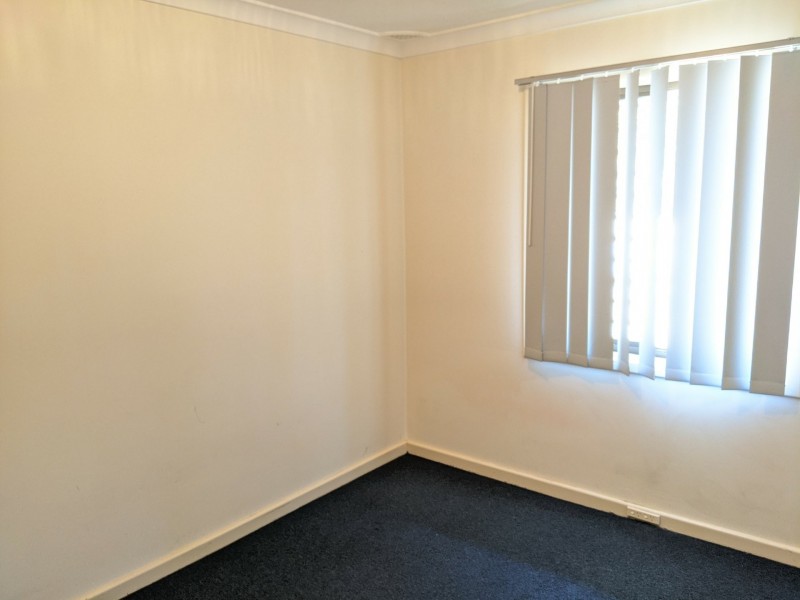 29 Montrose Ave, Girrawheen WA 6064