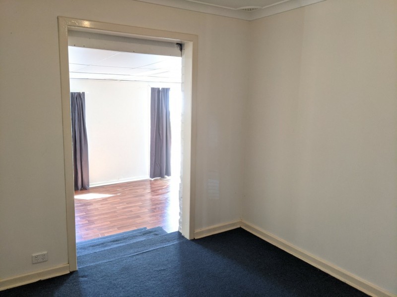 29 Montrose Ave, Girrawheen WA 6064