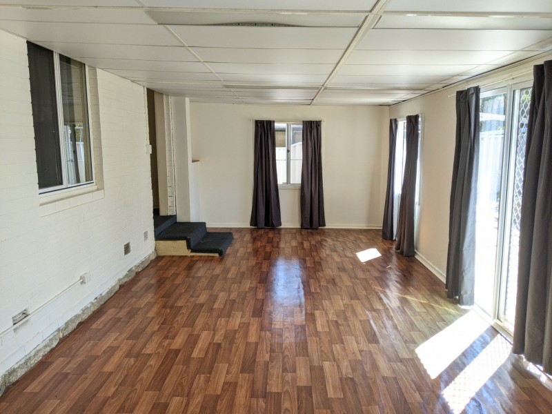 29 Montrose Ave, Girrawheen WA 6064