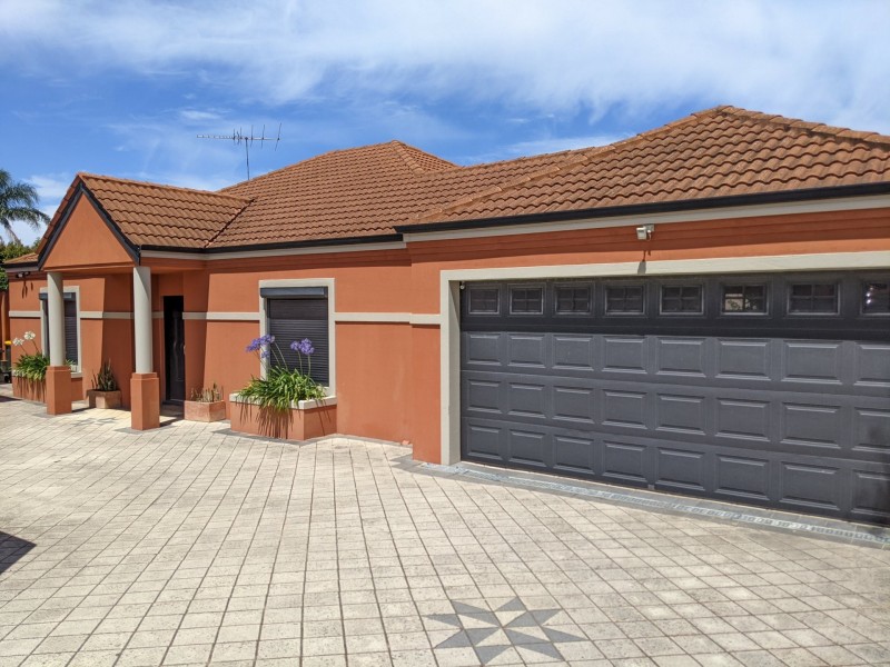 221B Flinders St, Yokine WA 6060