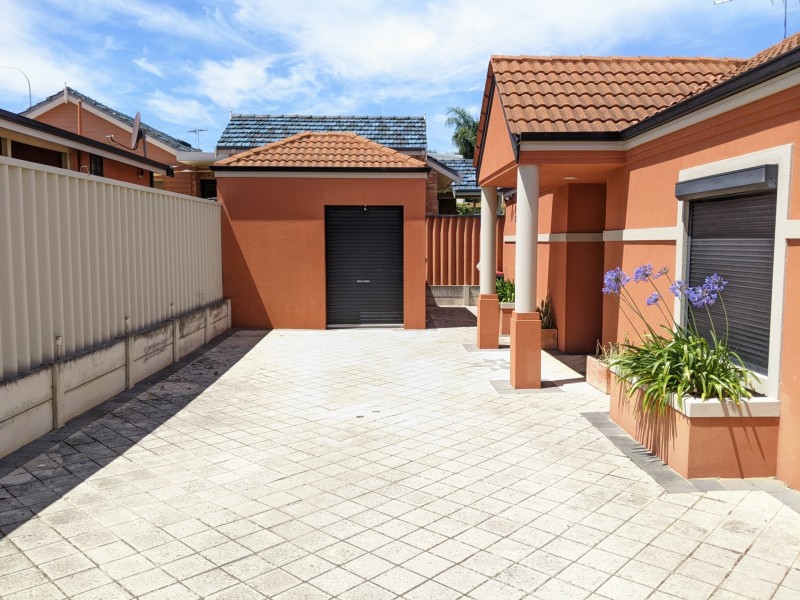 221B Flinders St, Yokine WA 6060