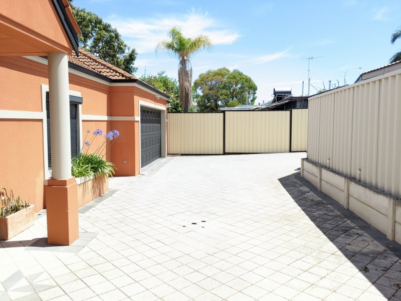 221B Flinders St, Yokine WA 6060