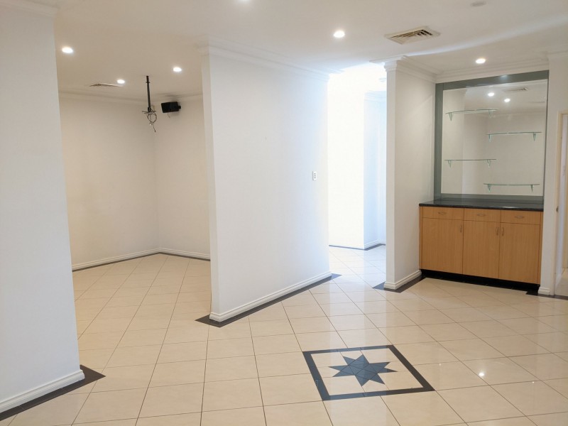 221B Flinders St, Yokine WA 6060