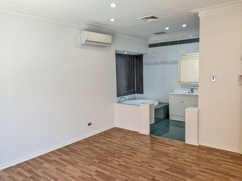 221B Flinders St, Yokine WA 6060