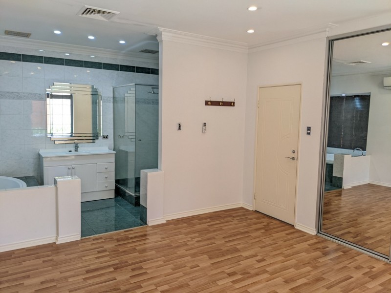 221B Flinders St, Yokine WA 6060