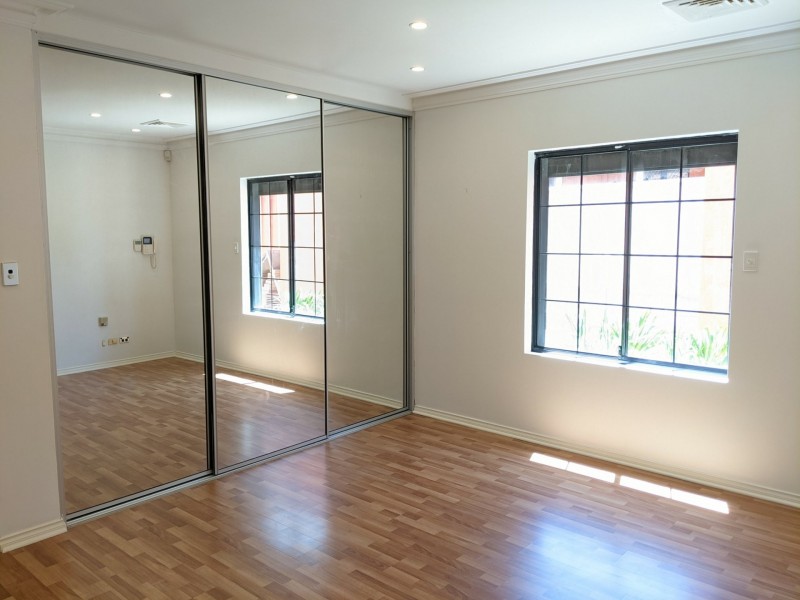 221B Flinders St, Yokine WA 6060