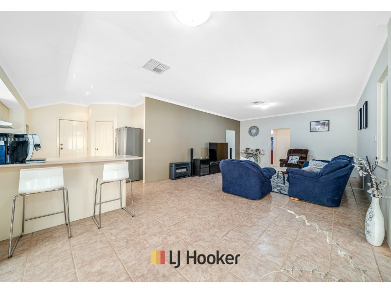 17 Nirimba Close, South Guildford WA 6055