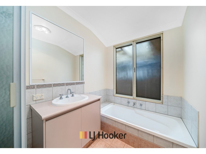 17 Nirimba Close, South Guildford WA 6055