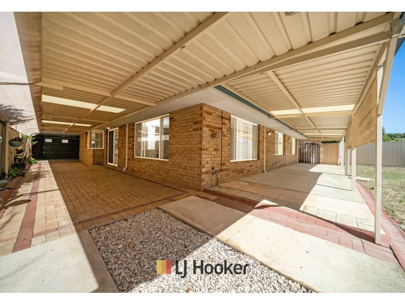 17 Nirimba Close, South Guildford WA 6055