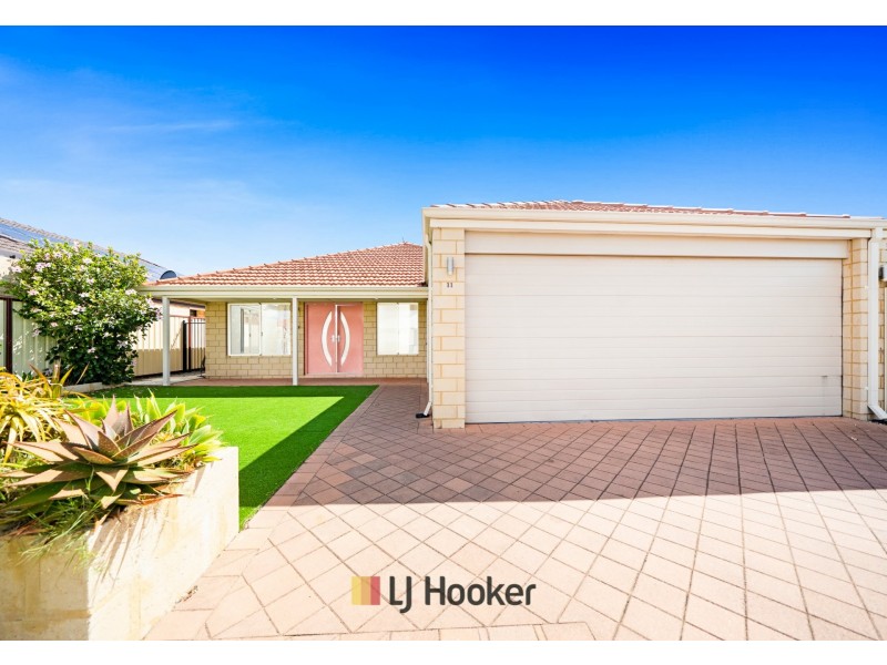 11 Flynn Street, Canning Vale WA 6155
