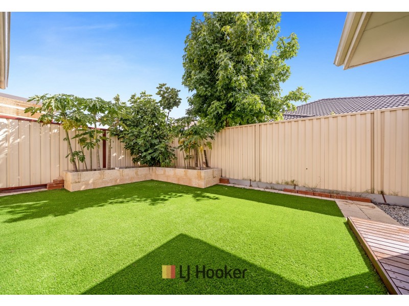 11 Flynn Street, Canning Vale WA 6155