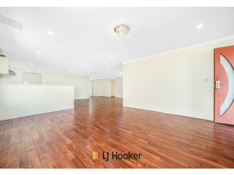 11 Flynn Street, Canning Vale WA 6155