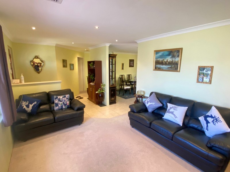 20 Peran St, Bennett Springs WA 6063