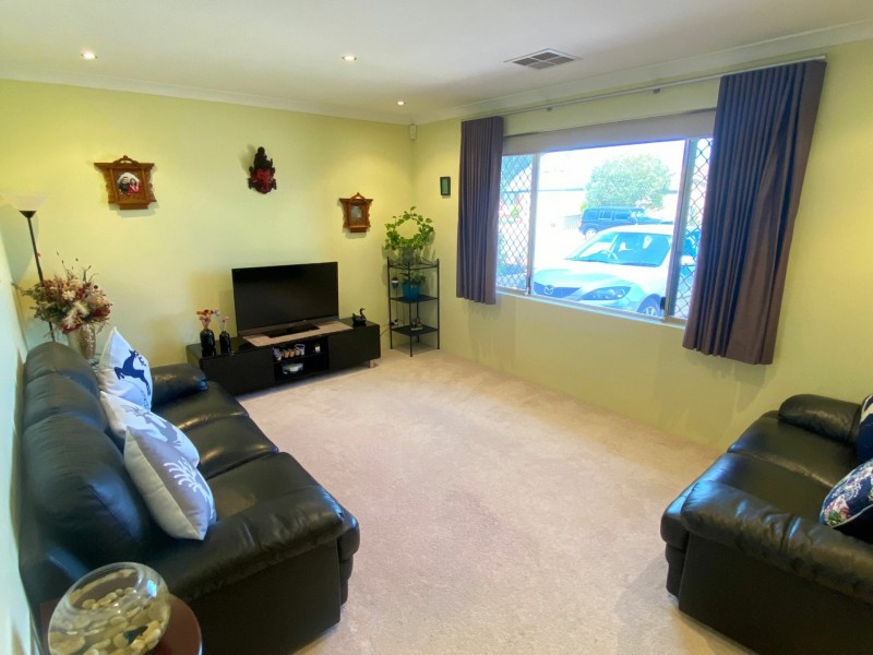 20 Peran St, Bennett Springs WA 6063