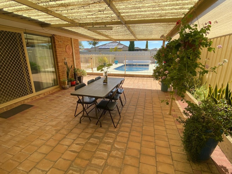 20 Peran St, Bennett Springs WA 6063