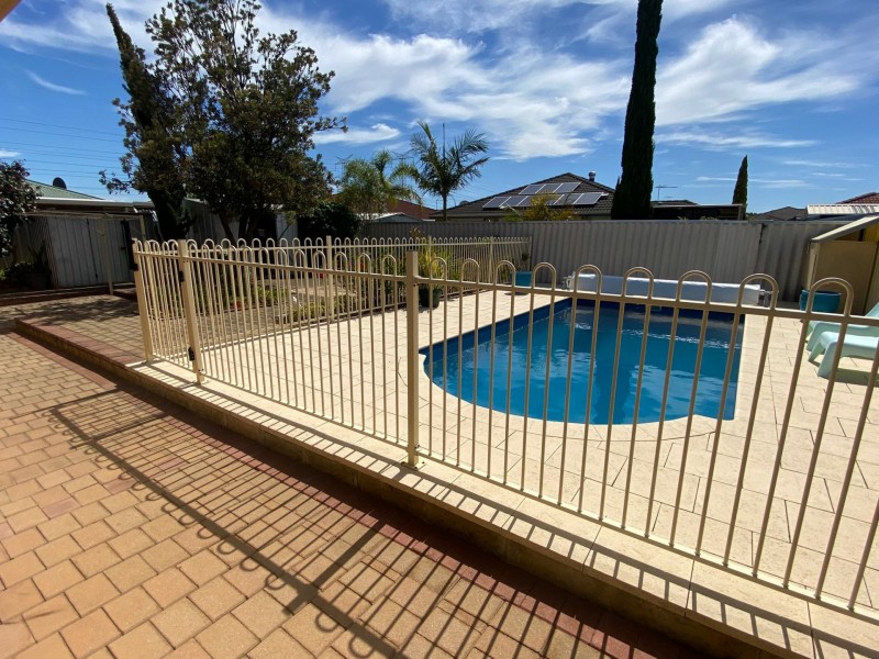 20 Peran St, Bennett Springs WA 6063