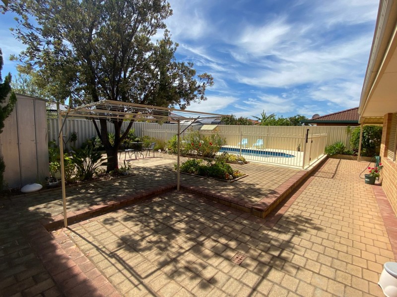 20 Peran St, Bennett Springs WA 6063