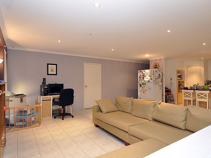 16 Ardmore Parade, Ellenbrook WA 6069